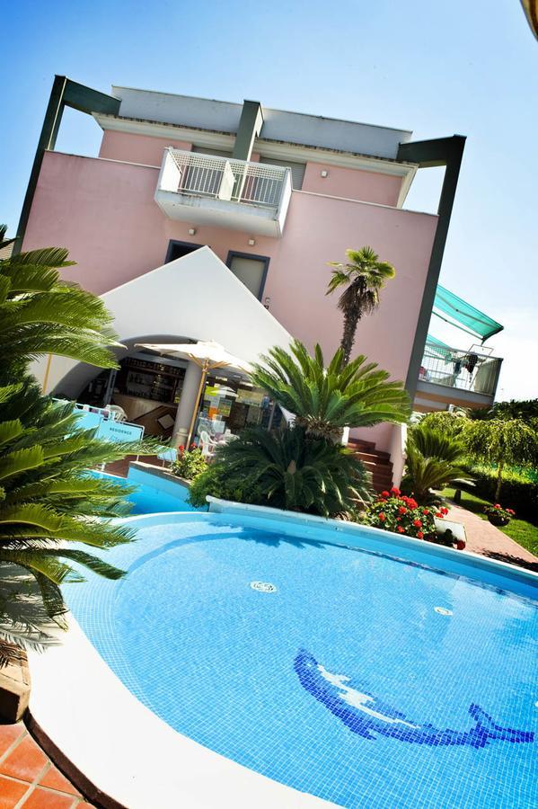 Residence Mediterraneo San Benedetto del Tronto Exterior photo