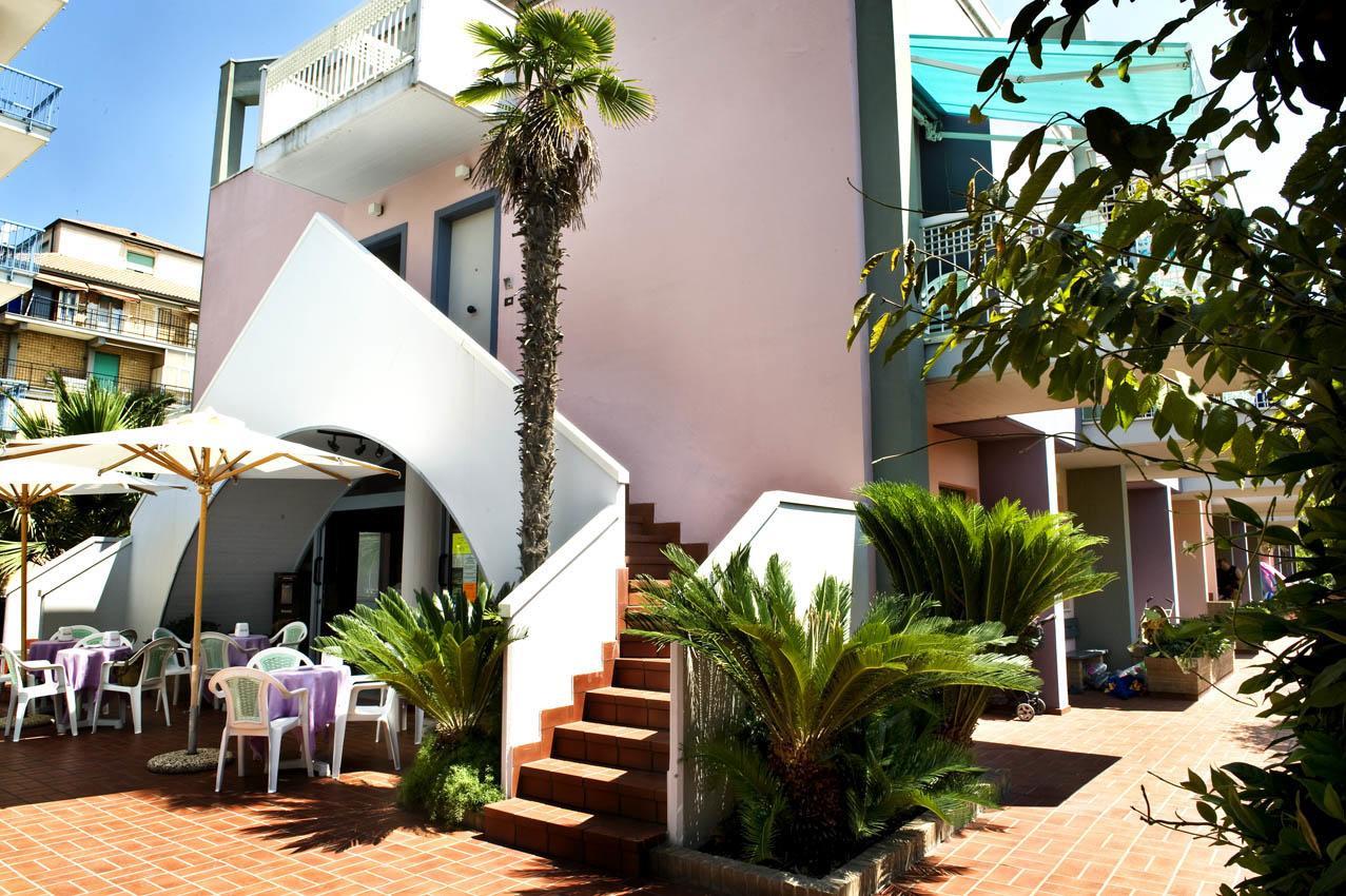 Residence Mediterraneo San Benedetto del Tronto Exterior photo